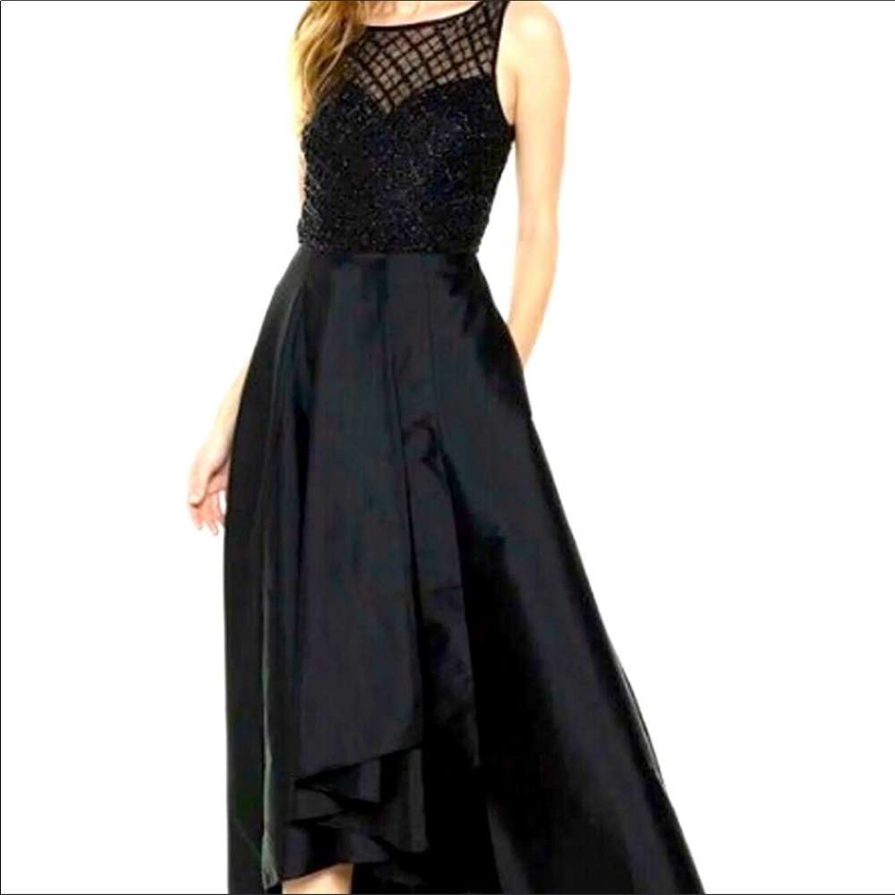 Stunning and beautiful Adrianna Papell high low black ball gown size 12